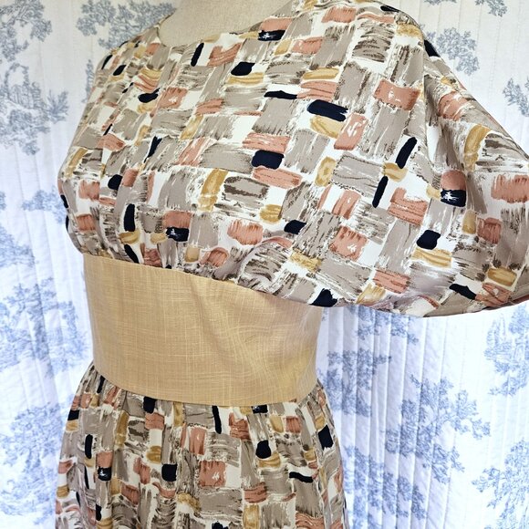 Size S Contrast Waist Flutter Sleeve Dress New - Picture 6 of 8